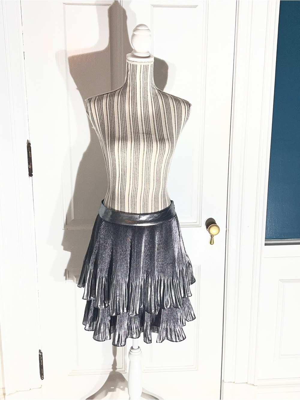 Metallic Silver Tiered Ruffle Skirt Boden nwt size 8 women’s shiny SK2